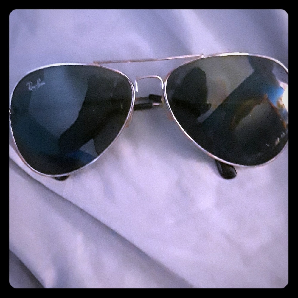 Aviator sunglasses (faux raybans w.o case)